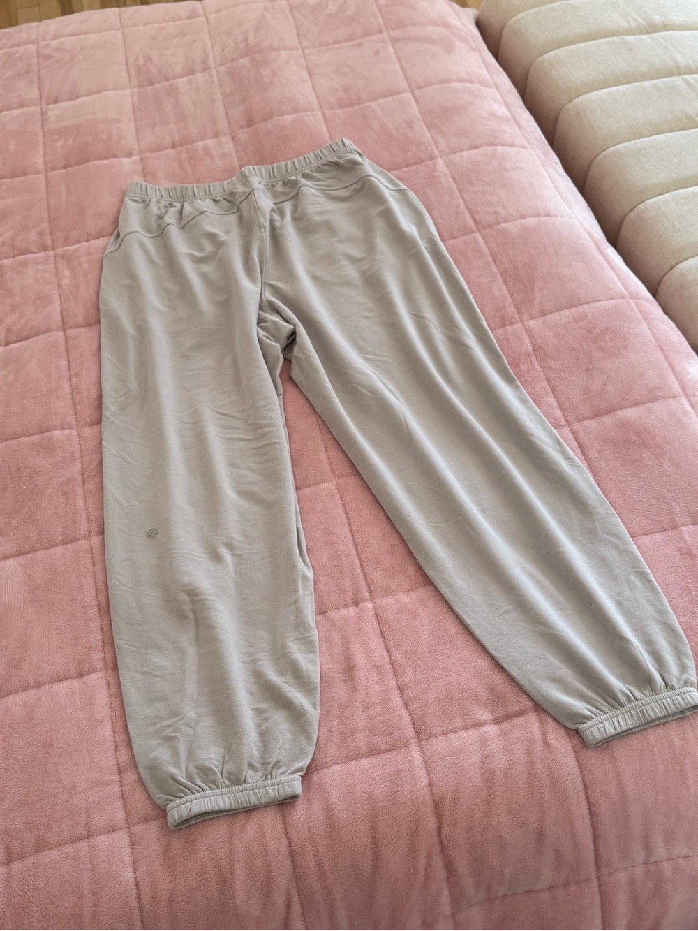 lululemon athletica Light cream becalm Jogger Sweatpants